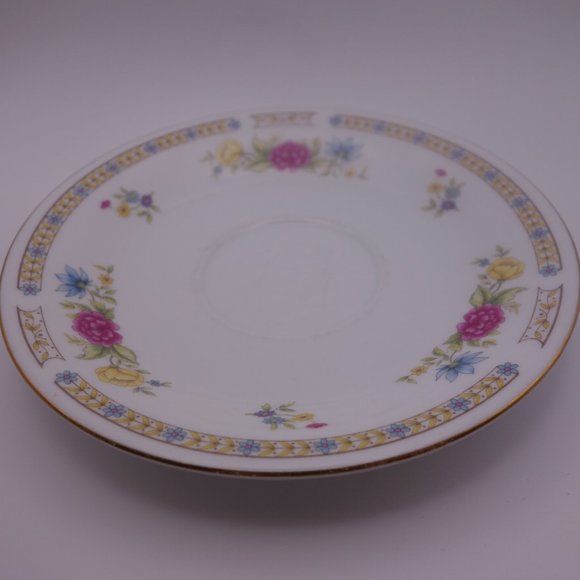 Liling Fine China Yung Shen Tea Cup and Saucer - Picture 5 of 12
